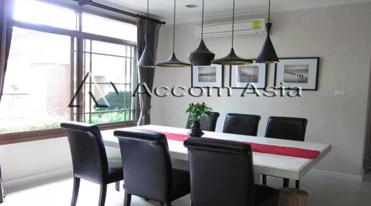 unit 4 Bedrooms  House For Rent & Sale in Pattanakarn, Bangkok  (1817245)