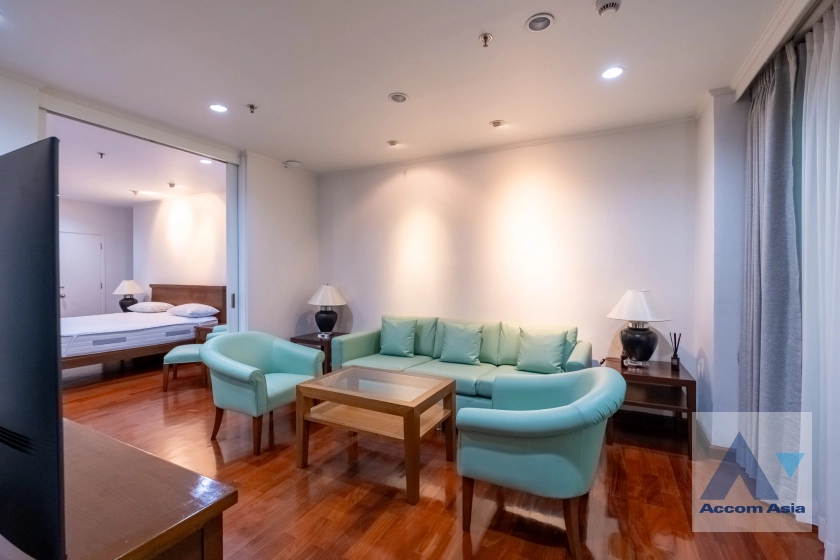 unit 1 Bedroom  Apartment For Rent in Sukhumvit, Bangkok  near BTS Ploenchit (1417267)