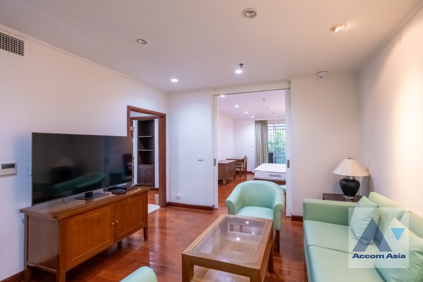 unit 1 Bedroom  Apartment For Rent in Sukhumvit, Bangkok  near BTS Ploenchit (1417267)