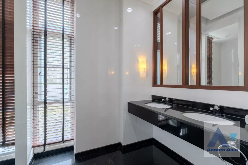 20  4 br Apartment For Rent in Sukhumvit ,Bangkok BTS Ploenchit at Apartment For RENT 1417270
