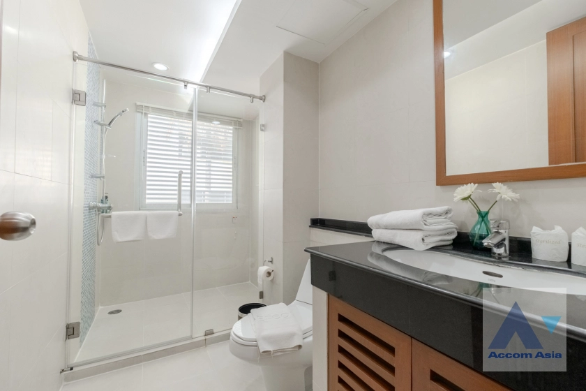 15  4 br Apartment For Rent in Silom ,Bangkok BTS Surasak at High-end Low Rise  1417305