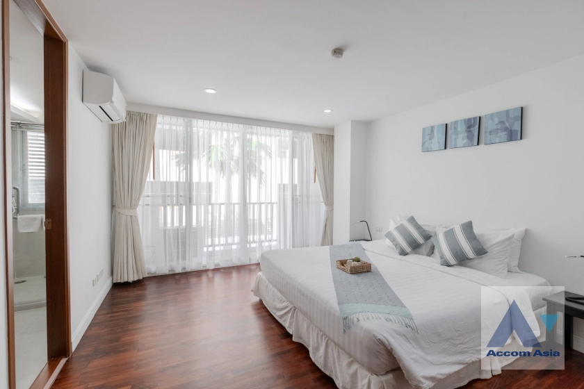 16  4 br Apartment For Rent in Silom ,Bangkok BTS Surasak at High-end Low Rise  1417305