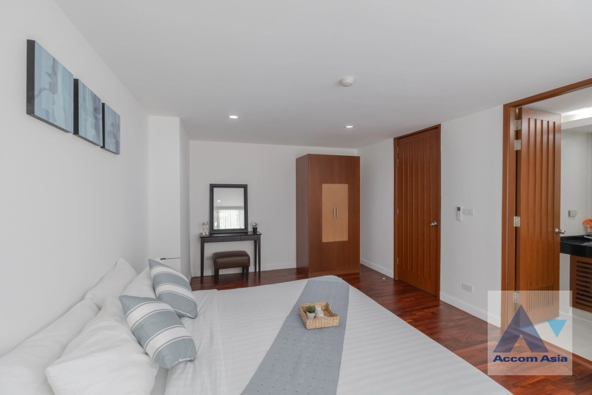 17  4 br Apartment For Rent in Silom ,Bangkok BTS Surasak at High-end Low Rise  1417305