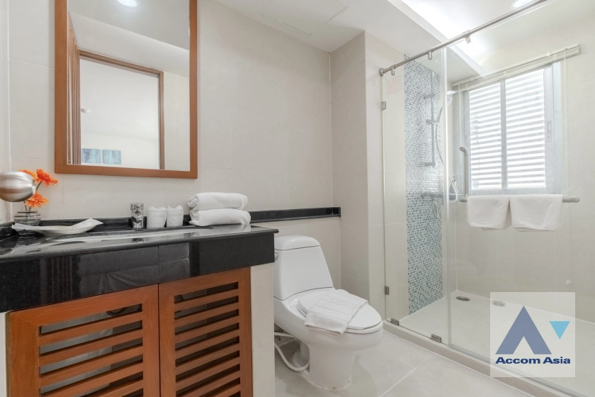 18  4 br Apartment For Rent in Silom ,Bangkok BTS Surasak at High-end Low Rise  1417305