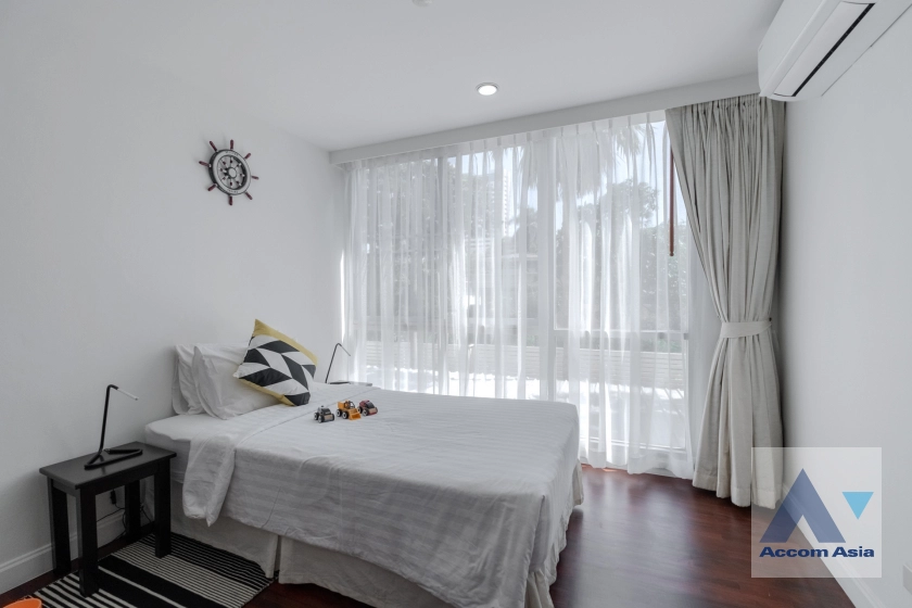 19  4 br Apartment For Rent in Silom ,Bangkok BTS Surasak at High-end Low Rise  1417305