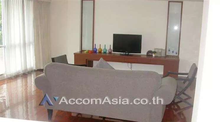  4 Bedrooms  Apartment For Rent in Silom, Bangkok  near BTS Surasak (1417306)