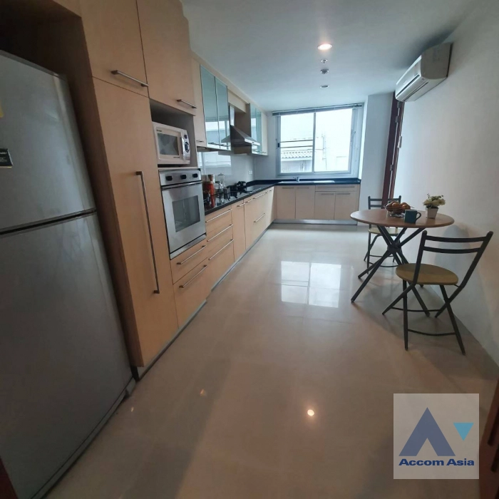 5  4 br Apartment For Rent in Silom ,Bangkok BTS Surasak at High-end Low Rise  1417306