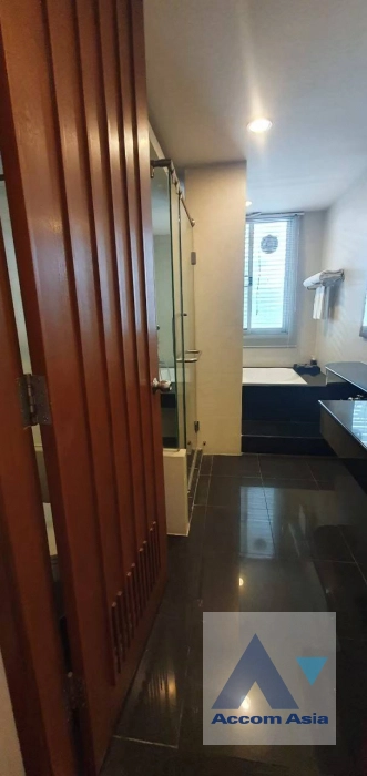 12  4 br Apartment For Rent in Silom ,Bangkok BTS Surasak at High-end Low Rise  1417306