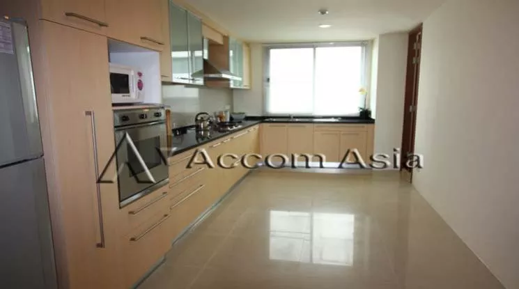 4  4 br Apartment For Rent in Silom ,Bangkok BTS Surasak at High-end Low Rise  1417307