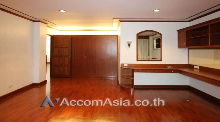 10  4 br Apartment For Rent in Ploenchit ,Bangkok BTS Ratchadamri at High rise and Peaceful 1417324