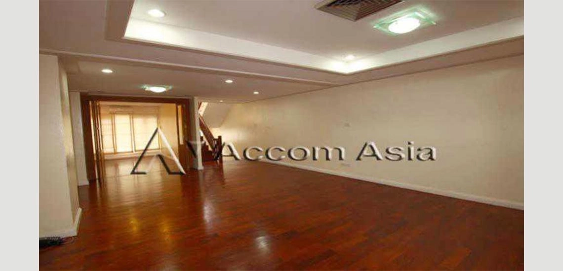  1  4 br Townhouse For Rent in Sukhumvit ,Bangkok BTS Phrom Phong at Villa 49 1817502