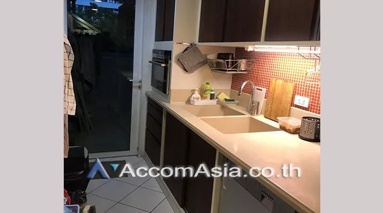 unit 2 Bedrooms  Condominium For Sale in Sukhumvit, Bangkok  near BTS Asok - MRT Sukhumvit (1517538)