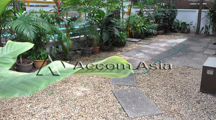 unitPet friendly |  5 Bedrooms  House For Rent & Sale in Sukhumvit, Bangkok  near BTS Thong Lo (50109)