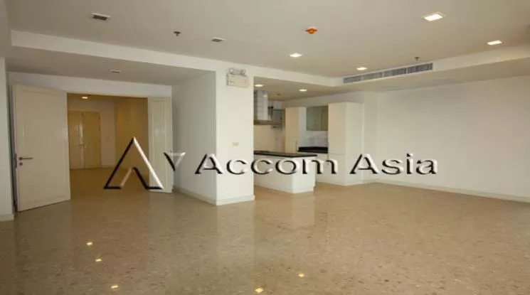  3 Bedrooms  Condominium For Rent & Sale in Sukhumvit, Bangkok  near BTS Ekkamai (1517650)