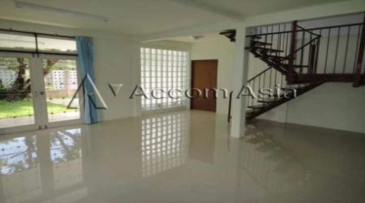  1  2 br House for rent and sale in Sukhumvit ,Bangkok BTS Ekkamai 1717655