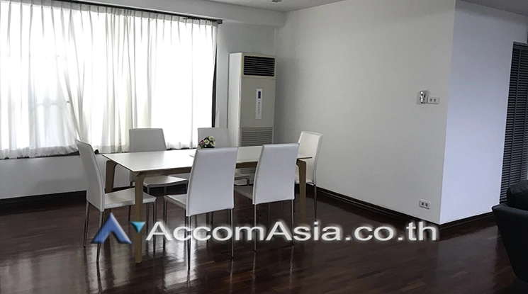 unit 4 Bedrooms  Apartment For Rent in Sukhumvit, Bangkok  near BTS Thong Lo (1517671)
