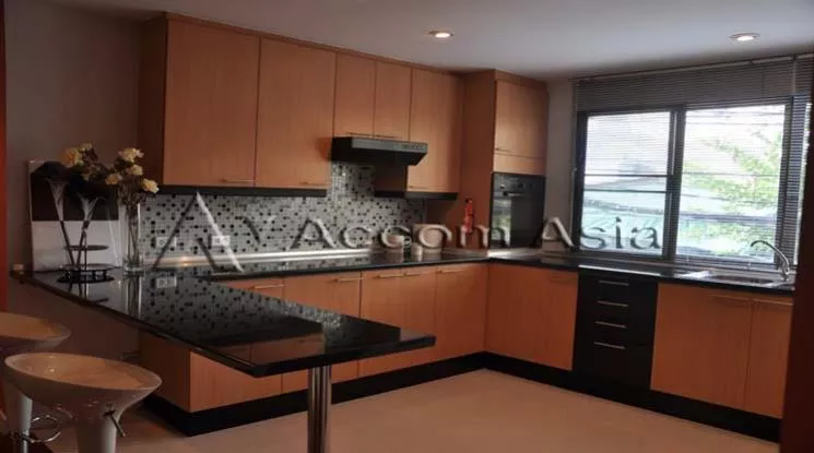 unit 2 Bedrooms  Condominium For Rent in Ploenchit, Bangkok  near BTS Ploenchit (1517672)