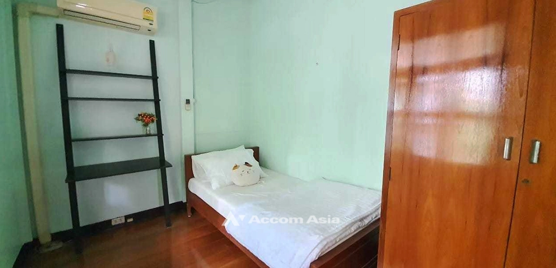 12  2 br House for rent and sale in Ploenchit ,Bangkok BTS Ratchadamri 90266