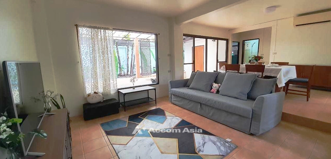  1  2 br House for rent and sale in Ploenchit ,Bangkok BTS Ratchadamri 90266