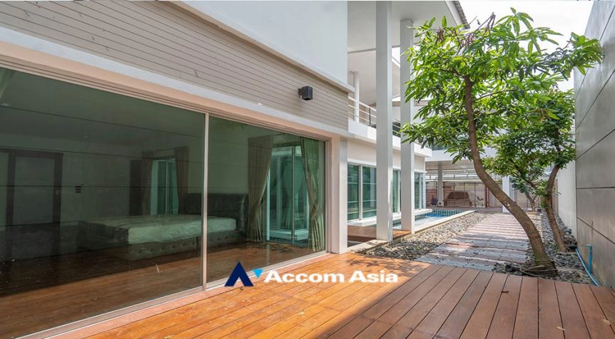 unitHome Office |  3 Bedrooms  House For Rent in Sukhumvit, Bangkok  near BTS Phrom Phong (1917680)