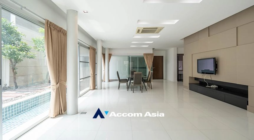 unitHome Office |  3 Bedrooms  House For Rent in Sukhumvit, Bangkok  near BTS Phrom Phong (1917680)