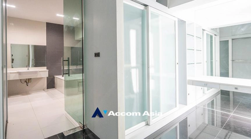 17  3 br House For Rent in Sukhumvit ,Bangkok BTS Phrom Phong 1917680