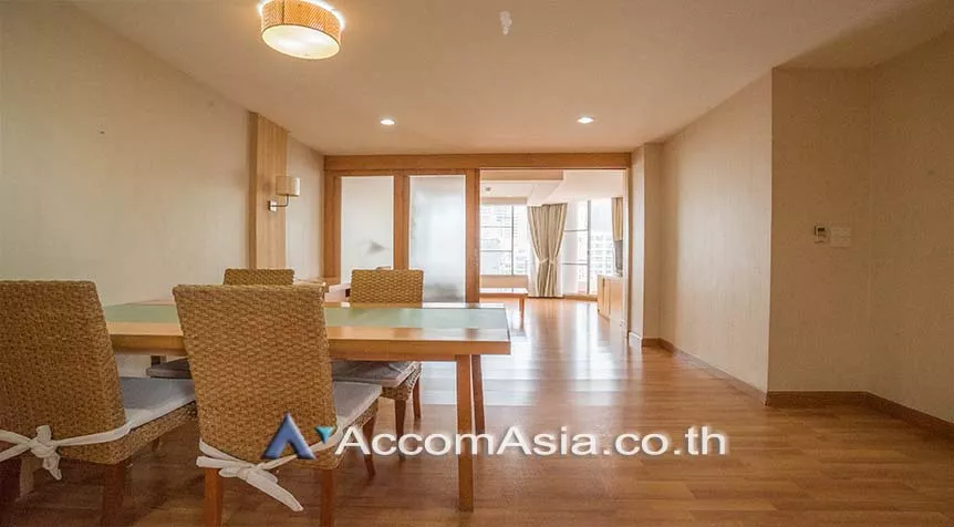 unit 2 Bedrooms  Apartment For Rent in Sukhumvit, Bangkok  near BTS Phrom Phong (1517706)