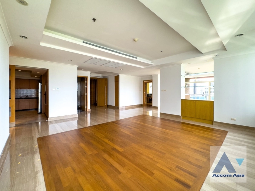 unit 3 Bedrooms  Condominium For Rent & Sale in Ploenchit, Bangkok  near BTS Ratchadamri (1517743)