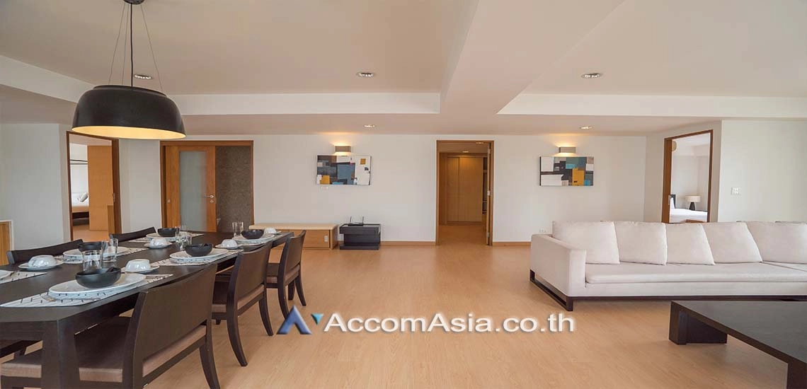 unit 3 Bedrooms  Apartment For Rent in Sukhumvit, Bangkok  near BTS Phrom Phong (1417751)