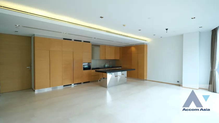unit 2 Bedrooms  Condominium For Rent in Silom, Bangkok  near BTS Sala Daeng - MRT Silom (1517757)