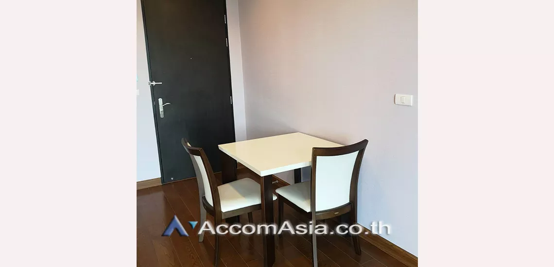 unit 1 Bedroom  Condominium For Rent in Ploenchit, Bangkok  near BTS Chitlom (1517771)