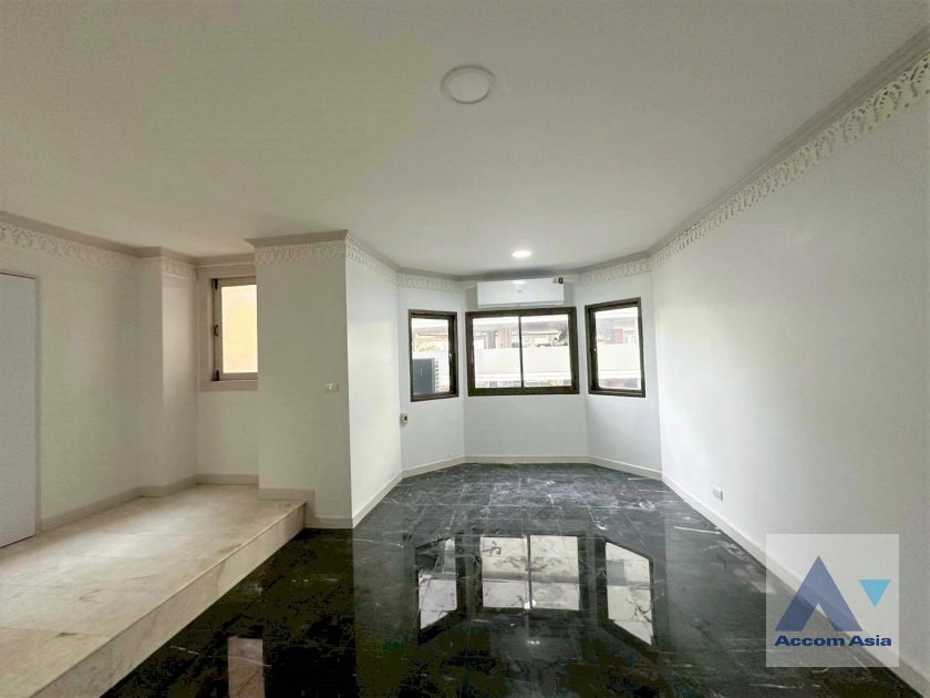  1  2 br Condominium for rent and sale in Sukhumvit ,Bangkok BTS Nana at The Heritage 1517805