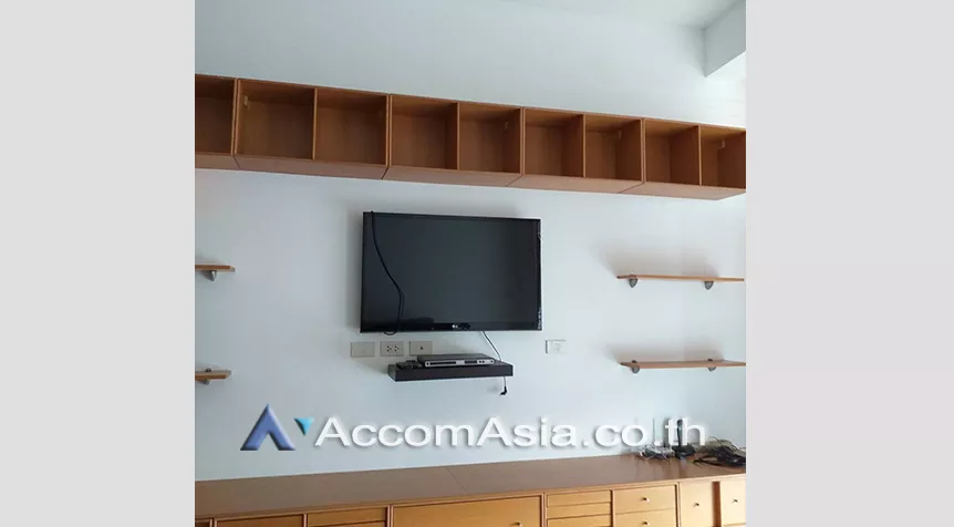 unit 2 Bedrooms  Condominium For Rent in Ploenchit, Bangkok  near BTS Ratchadamri (1517855)