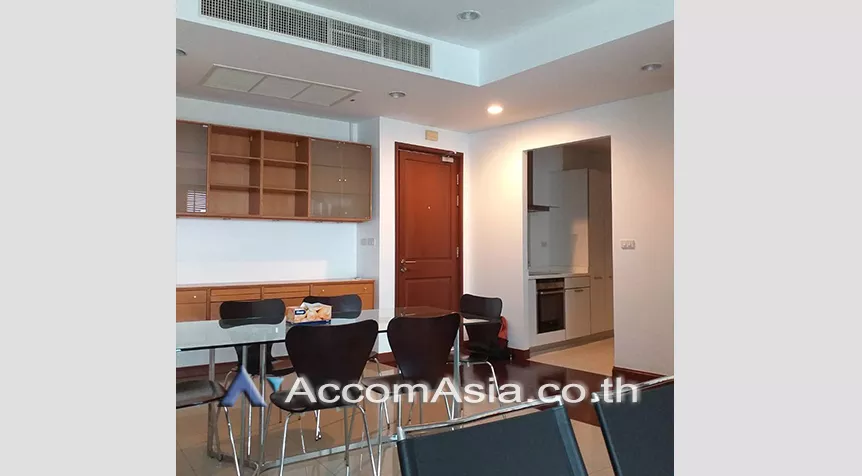  2 Bedrooms  Condominium For Rent in Ploenchit, Bangkok  near BTS Ratchadamri (1517855)