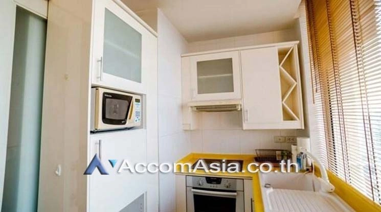 unit 2 Bedrooms  Condominium For Rent in Ploenchit, Bangkok  near BTS Chitlom (20708)