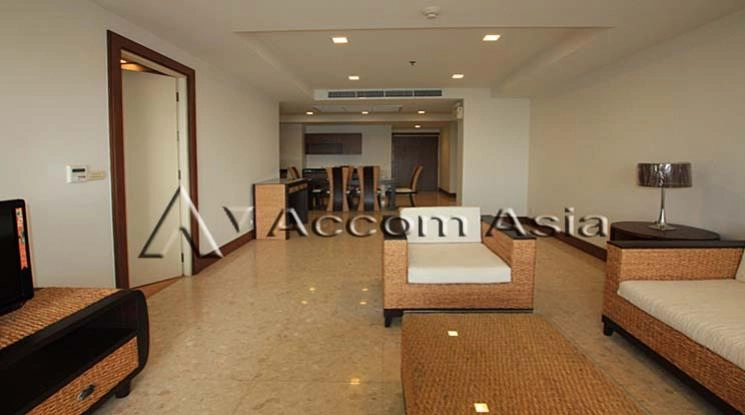 unit 2 Bedrooms  Condominium For Rent in Sukhumvit, Bangkok  near BTS Ekkamai (1517891)