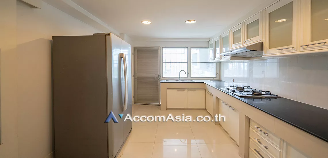  1  3 br Apartment For Rent in Sukhumvit ,Bangkok BTS Asok - MRT Sukhumvit at Family Apartment with Lake View 1517910