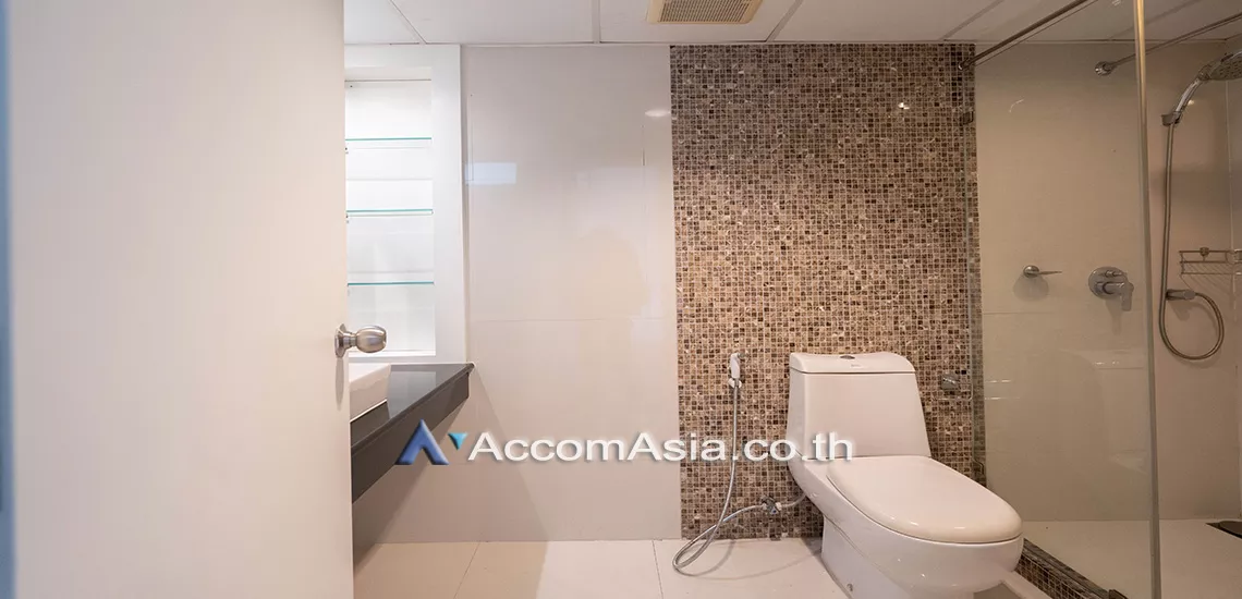 11  3 br Apartment For Rent in Sukhumvit ,Bangkok BTS Asok - MRT Sukhumvit at Family Apartment with Lake View 1517910