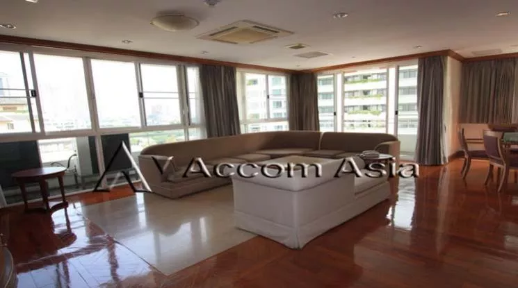  3 Bedrooms  Apartment For Rent in Sathorn, Bangkok  near BTS Chong Nonsi (1417918)