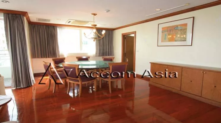 unit 3 Bedrooms  Apartment For Rent in Sathorn, Bangkok  near BTS Chong Nonsi (1417918)