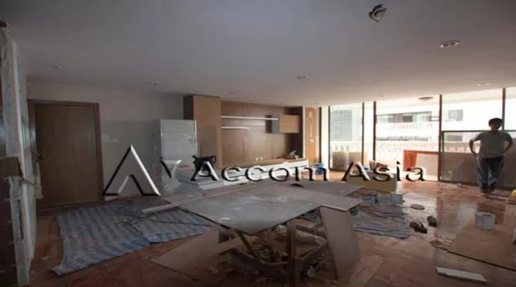 unit 3 Bedrooms  Apartment For Rent in Sukhumvit, Bangkok  near BTS Phrom Phong (1417945)