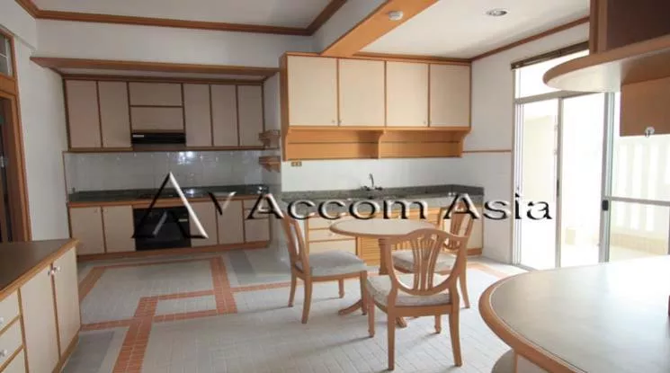 Pet friendly |  3 Bedrooms  Apartment For Rent in Sukhumvit, Bangkok  near BTS Thong Lo (1417954)