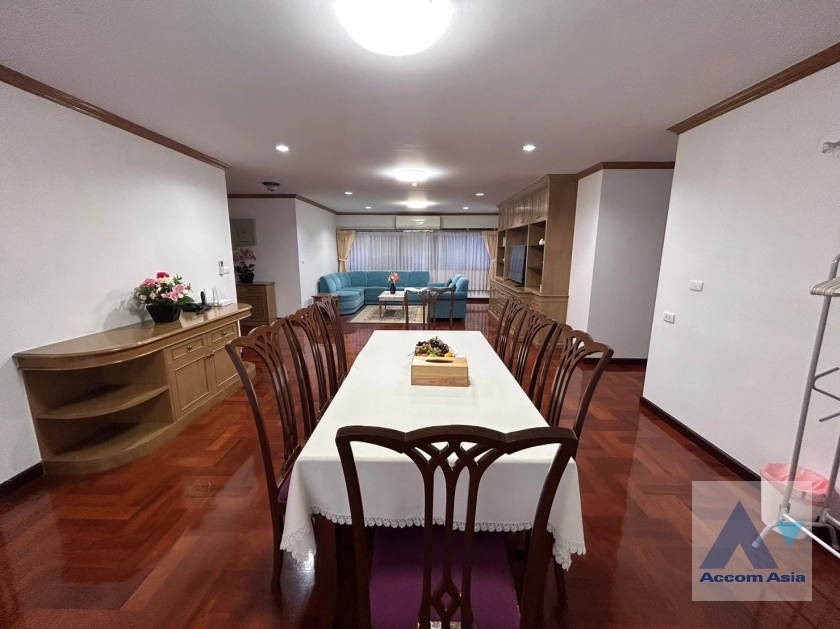 unit 3 Bedrooms  Apartment For Rent in Sukhumvit, Bangkok  near BTS Thong Lo (1417973)