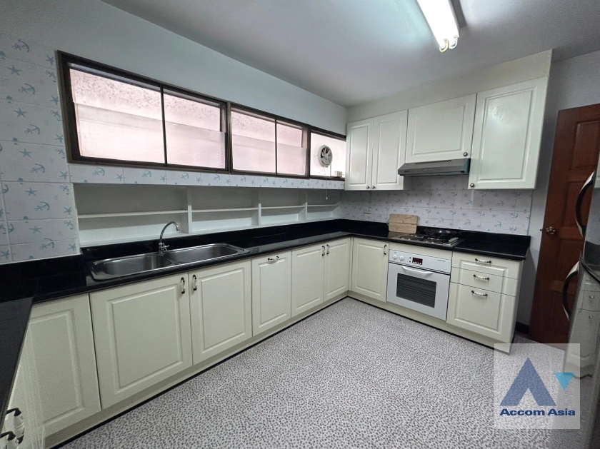 unit 3 Bedrooms  Apartment For Rent in Sukhumvit, Bangkok  near BTS Thong Lo (1417973)