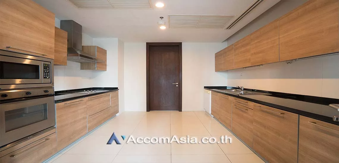 unit 3 Bedrooms  Apartment For Rent in Sukhumvit, Bangkok  near BTS Thong Lo (1418021)