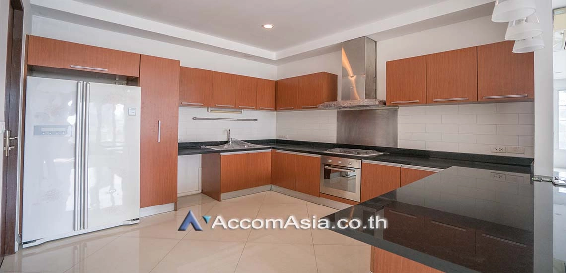  4 Bedrooms  Apartment For Rent in Sukhumvit, Bangkok  near BTS Asok - MRT Sukhumvit (1418027)