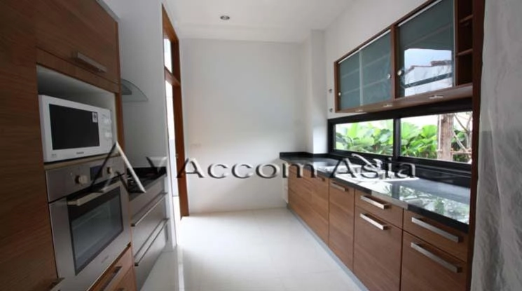 5  3 br House for rent and sale in Sukhumvit ,Bangkok BTS Thong Lo 100058