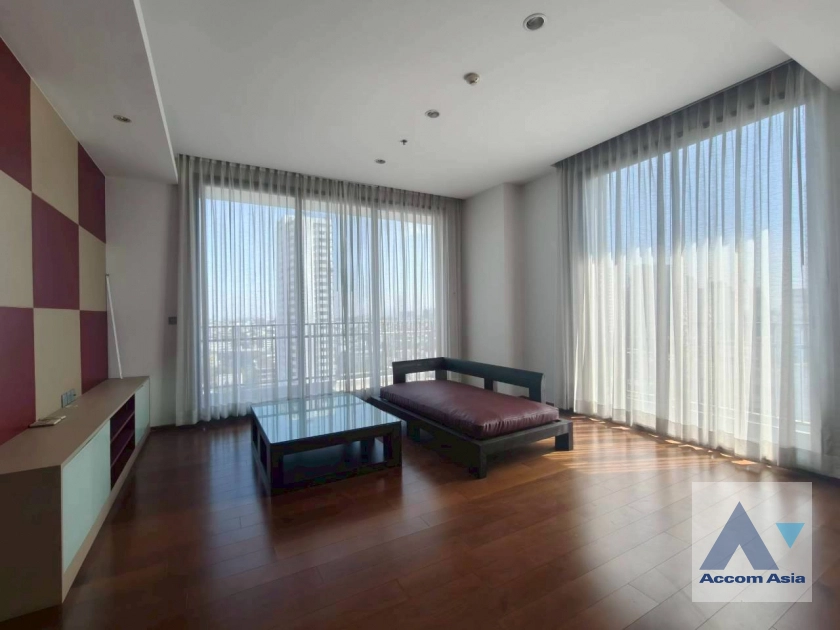 unit 2 Bedrooms  Condominium For Rent & Sale in Sukhumvit, Bangkok  near BTS Thong Lo (1518080)