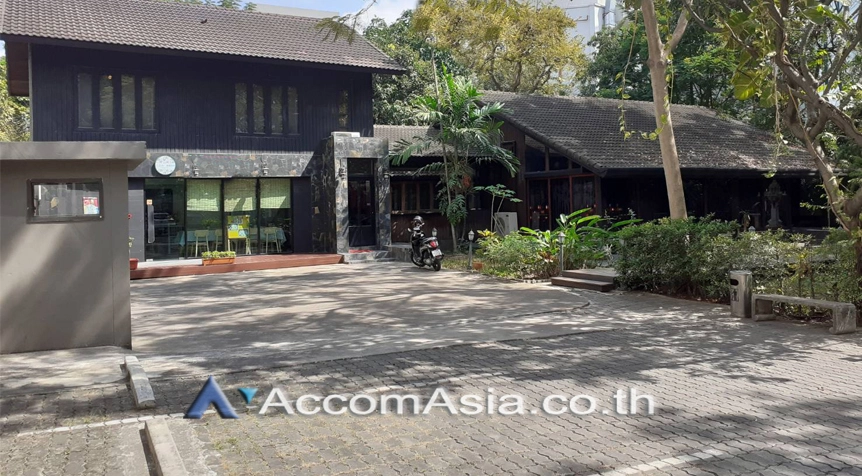 unitHome Office |  3 Bedrooms  House For Rent in Sukhumvit, Bangkok  near BTS Phrom Phong - BTS Ekkamai (1918090)