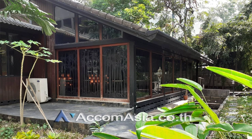 unitHome Office |  3 Bedrooms  House For Rent in Sukhumvit, Bangkok  near BTS Phrom Phong - BTS Ekkamai (1918090)